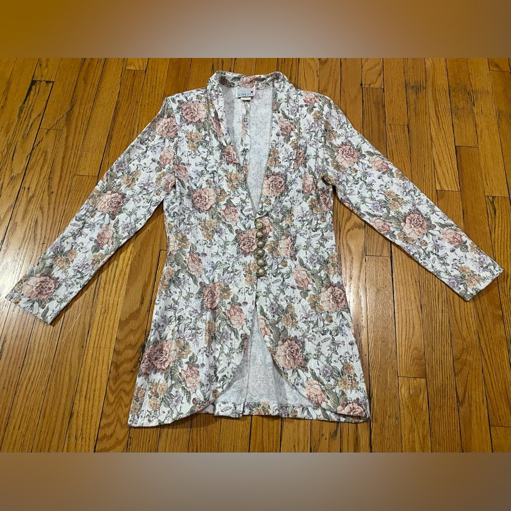 80s Vintage • Scarlett: Floral blazer